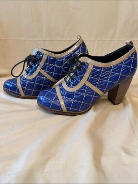 Women's Quilted Blue Lace-Up Heeled Boots with Contrast Trim
